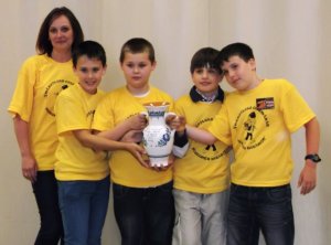 A győztes csapat: Nagyné Póczos Réka, Patvaros Bence, Rohacsek Dominik, Maszárovics Zoltán és Vass Roland