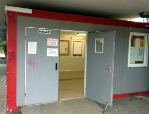 Íme a konténer váró... itt lehet egyébként a jegyet is megvásárolni