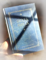 A Roháček féle bibliafordítás egy mai kiadása (köszönet Dusík István barátomnak a kölcsönzésért)