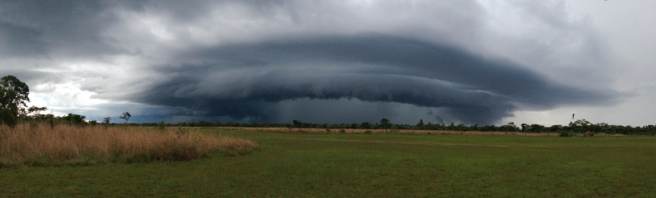 Félelmetes, mint egy centrifuga dobja. A szél hamar megérkezett, de csak a tágulás után (klikk: nagyfelbontás).