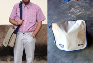 Ez a 12 éves táska némi reparálással még mindig használható. Kényelmes, még akkor is, ha megvan pakolva és úgy néz ki mint egy kisdisznó. (Igen, egy konferenciai PR tatyó, de minőségi.)